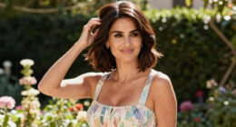 Penélope Cruz's "Weekend Bob" Is the Perfect "Luxury" Summer Refresh